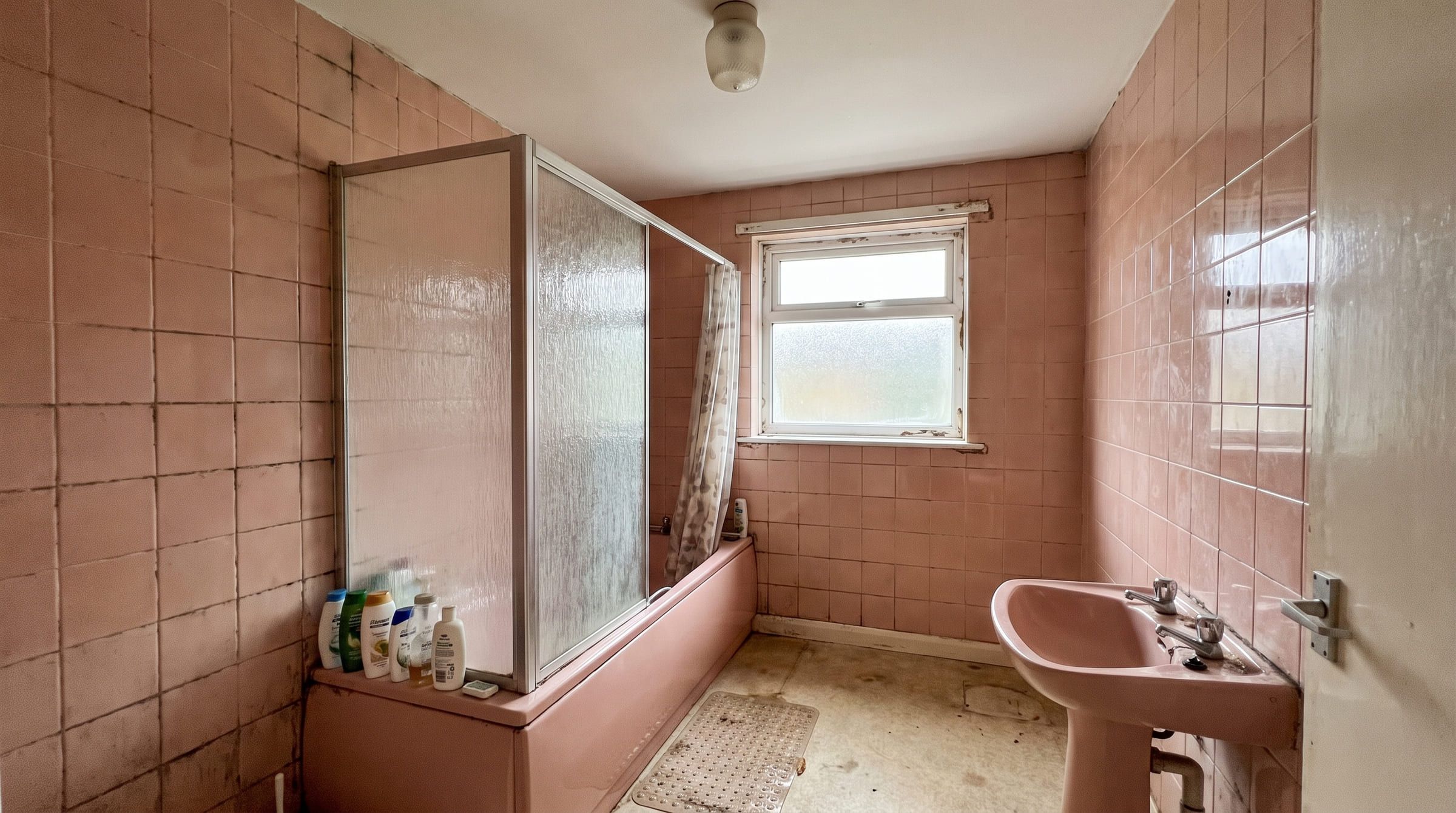 A dated bathroom before redesign